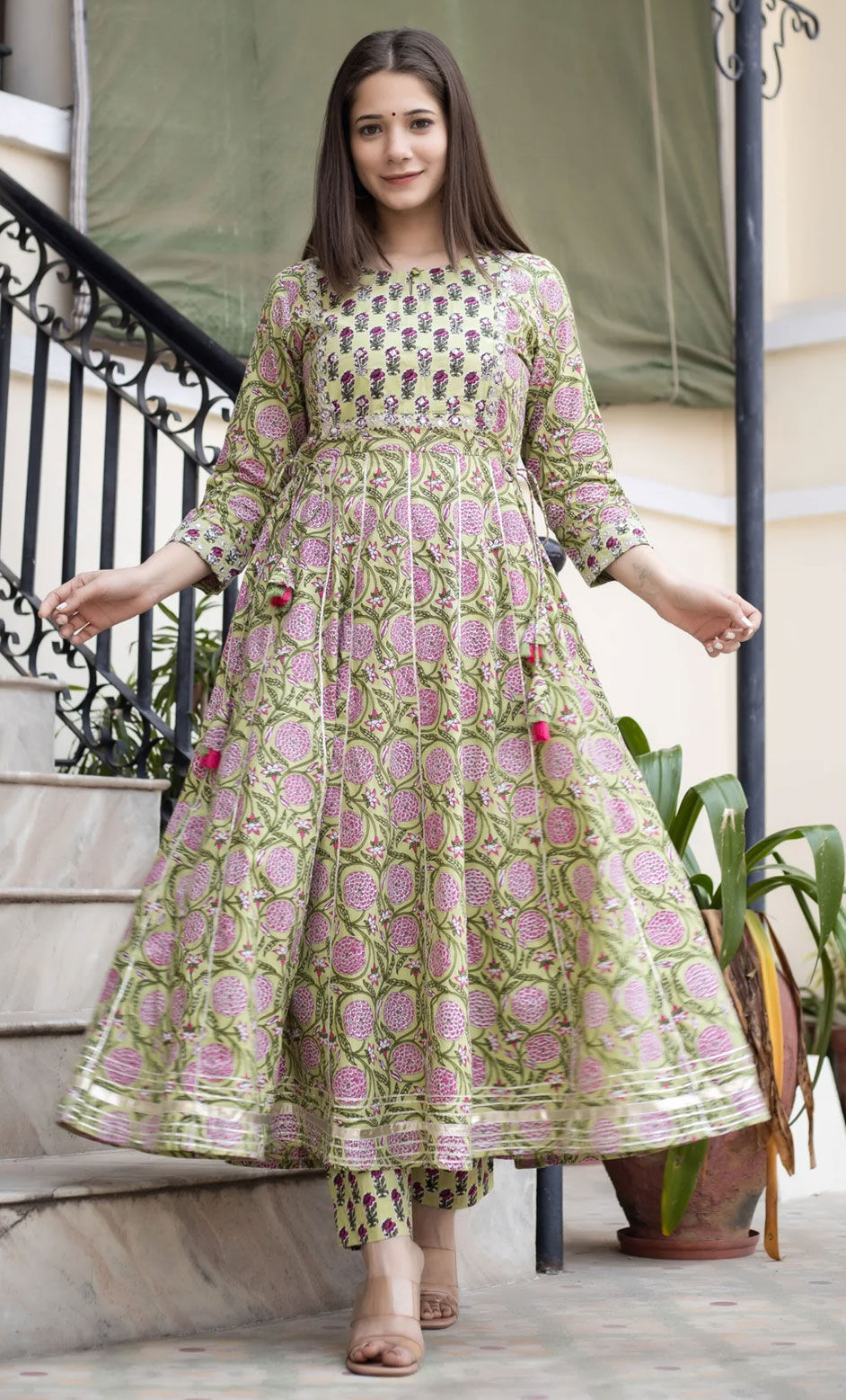 Stylish and Comfortable: Cotton Salwar Suit Trends for Fashion-Forward Women