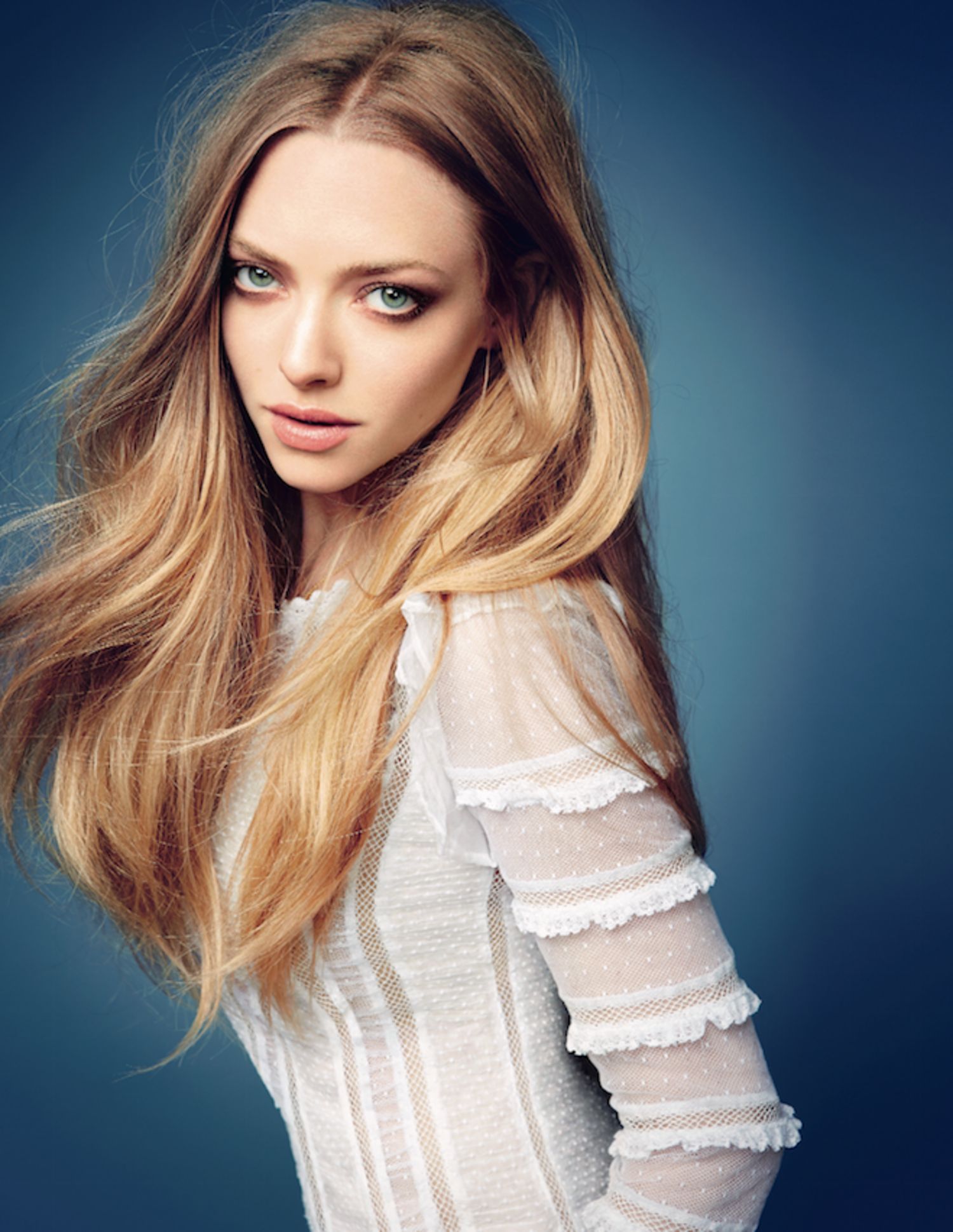 AMANDA SEYFRIED’S SKINCARE ROUTINE: HOW SHE TAKES CARE OF HER SKIN